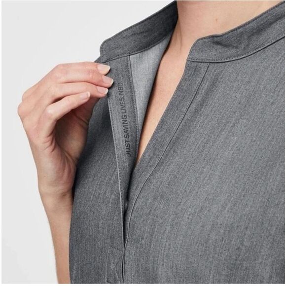 FIGS Women’s Size XXL Gray Graphite “Rafaela” Oversized Scrub Top WXXSW1003 - Picture 9 of 11